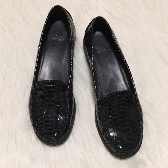 womens black croc loafers